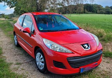 Peugeot 207 130.000 km 2.050 &euro; Gummersbach 51647